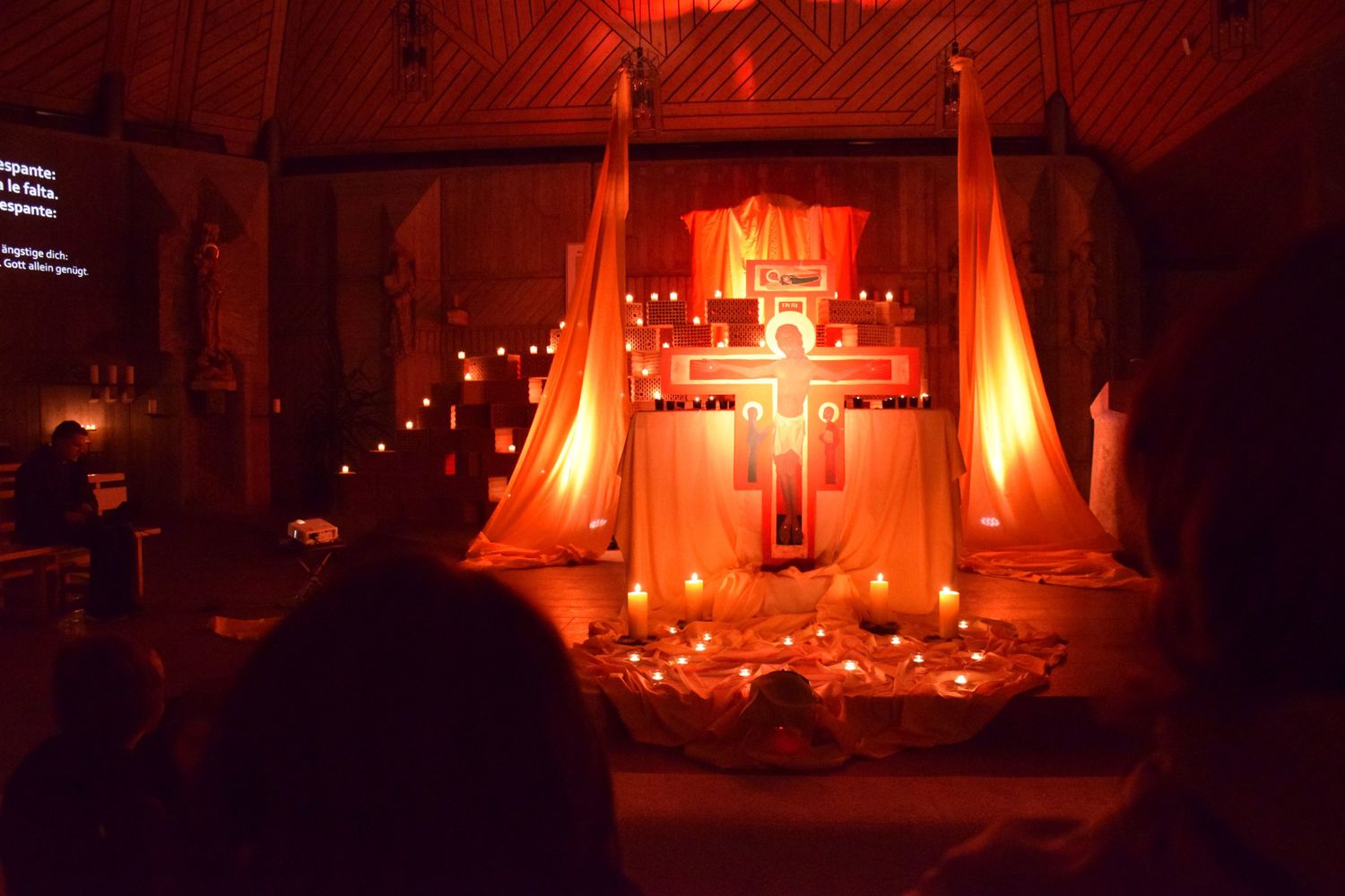 Taize-Gebet in der Pfarreiengemeinschaft Kempten-West (altern.Txt)